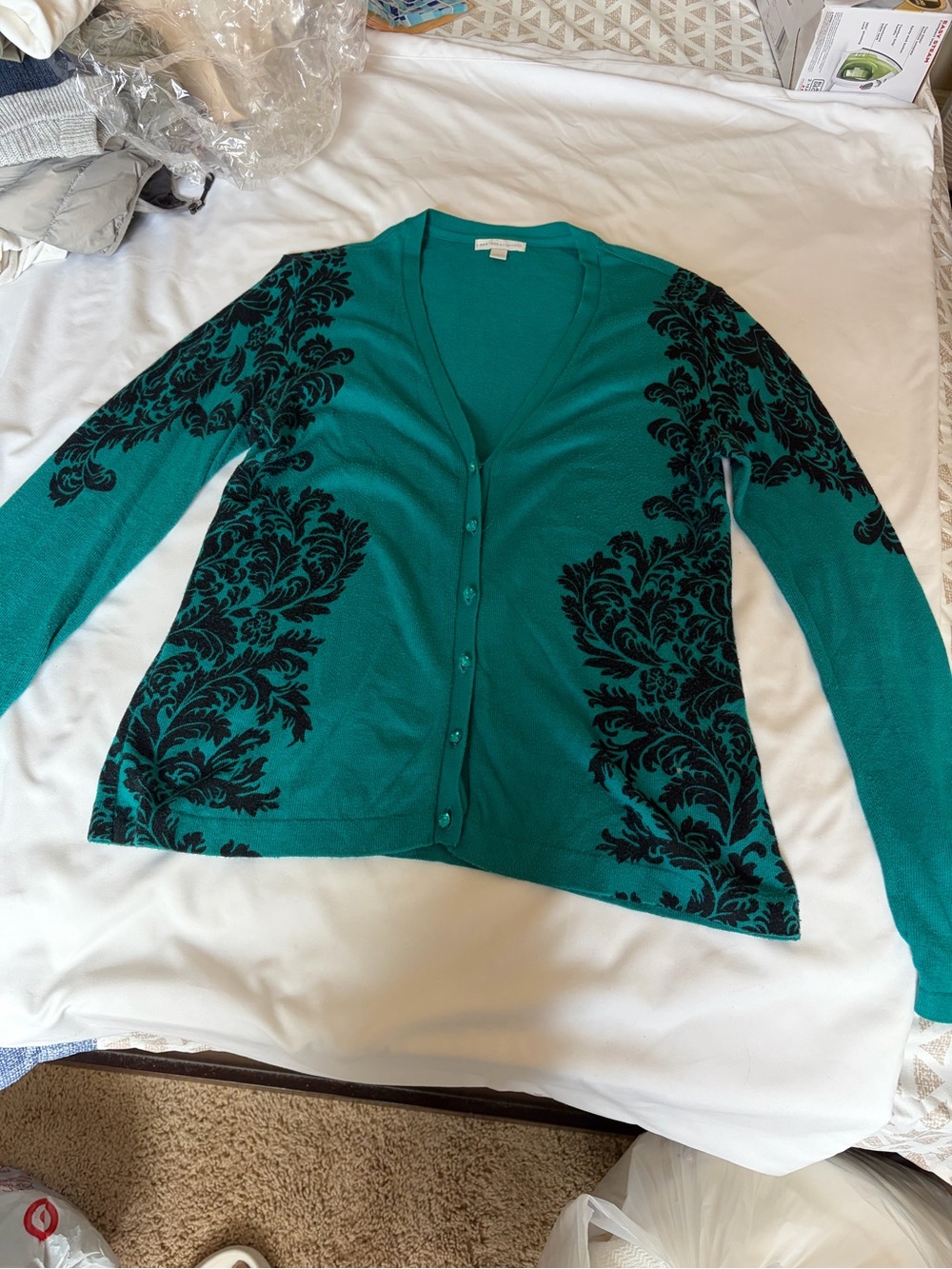 New York and Comp.Teal V-Neck Button Cardigan Sweater with Black Damask Pattern